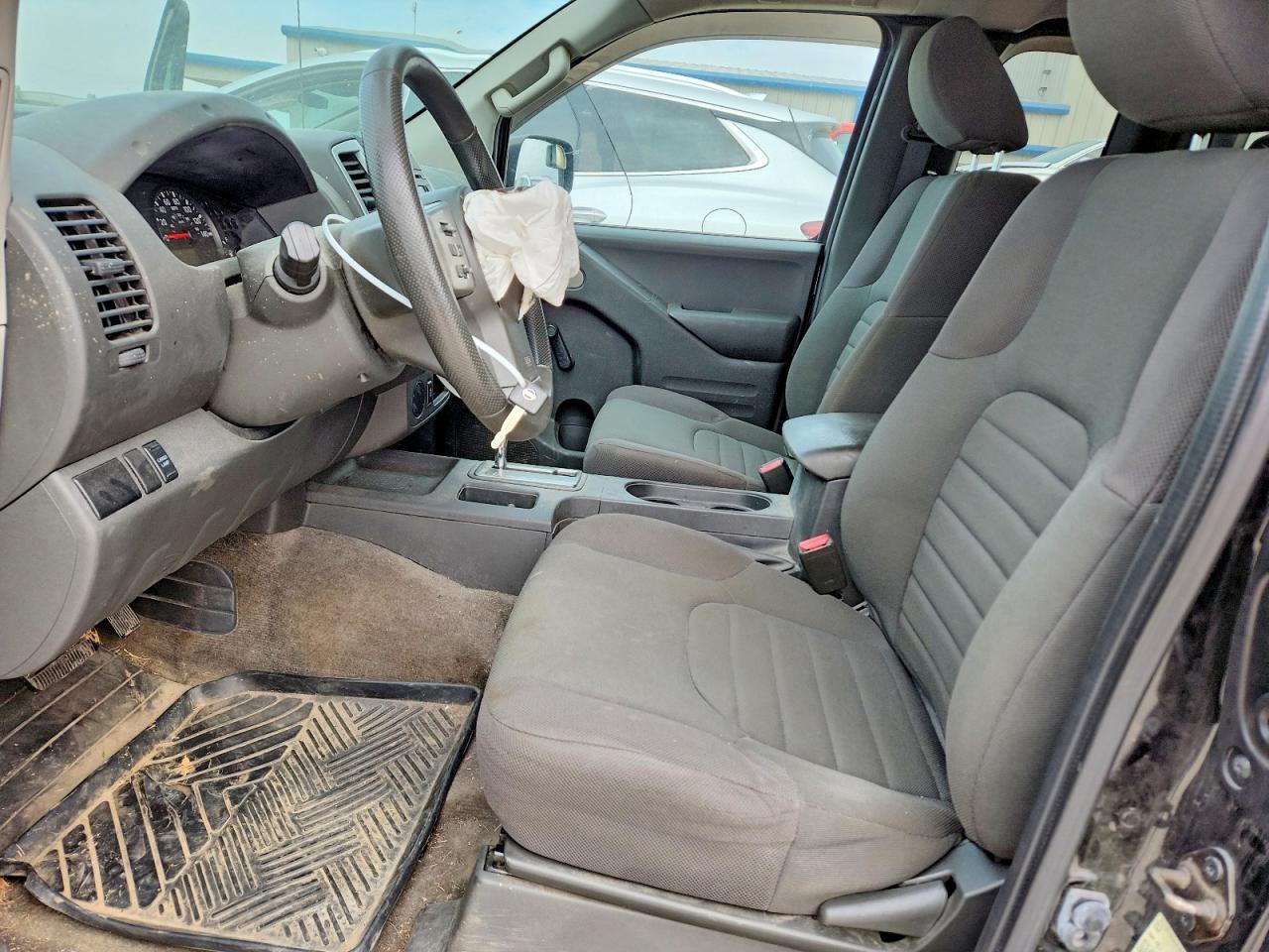 2015 NISSAN Frontier
