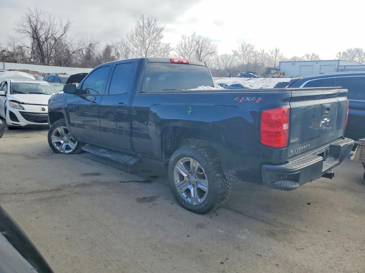 2018 CHEVROLET Silverado