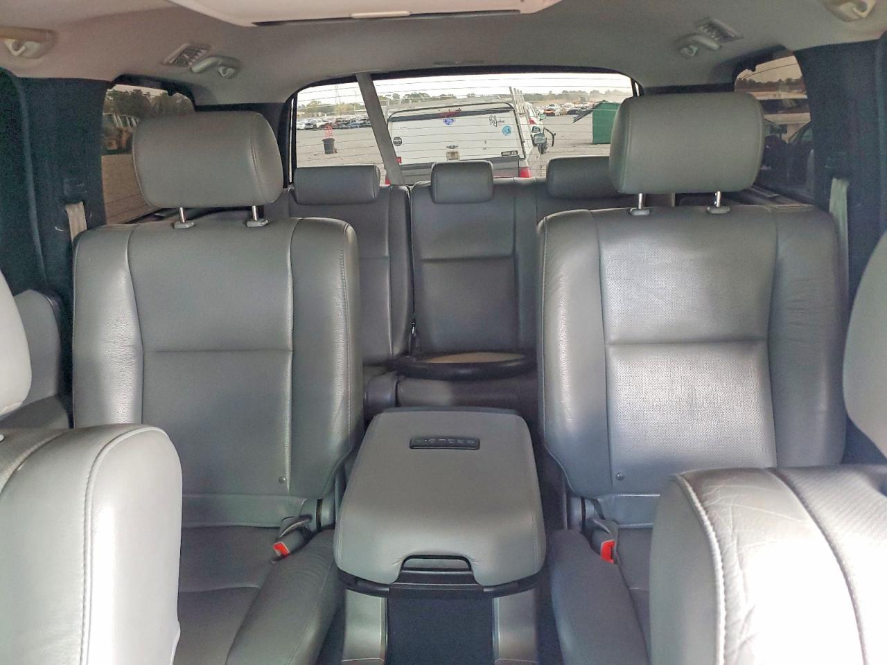 2011 TOYOTA Sequoia