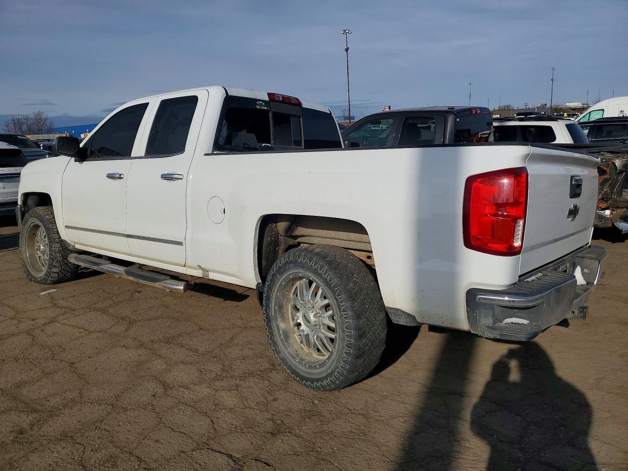 2018 CHEVROLET Silverado