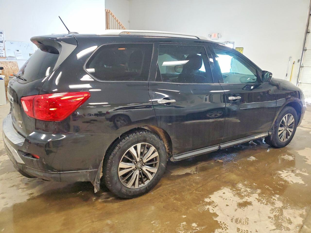 2017 NISSAN PATHFINDER