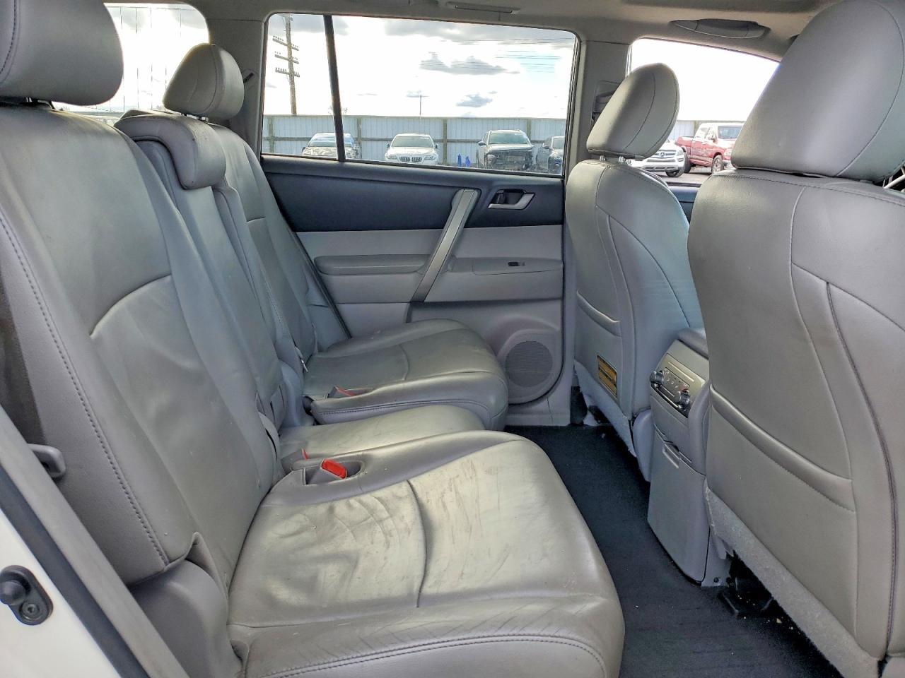 2013 TOYOTA HIGHLANDER