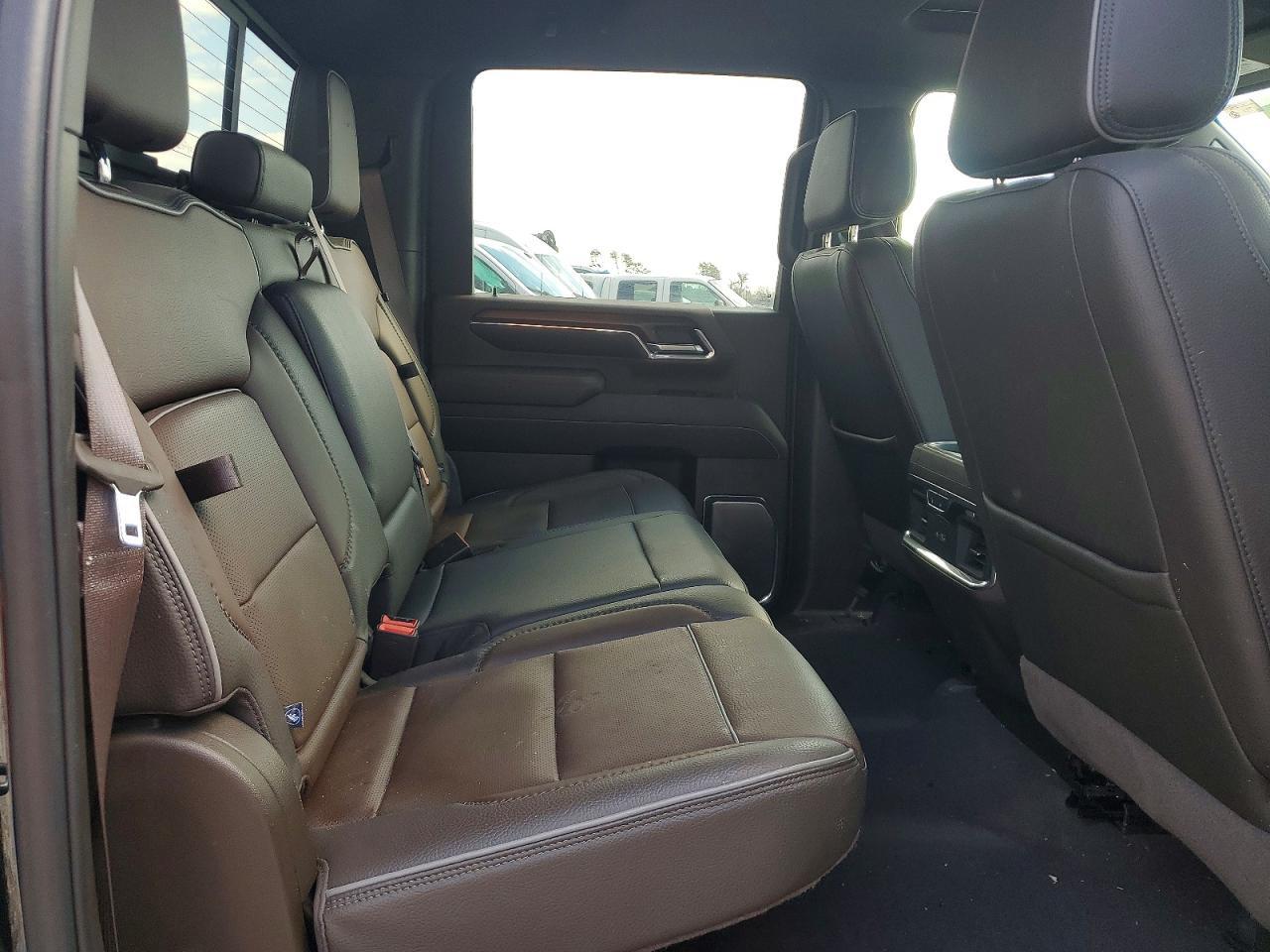 2024 GMC Sierra