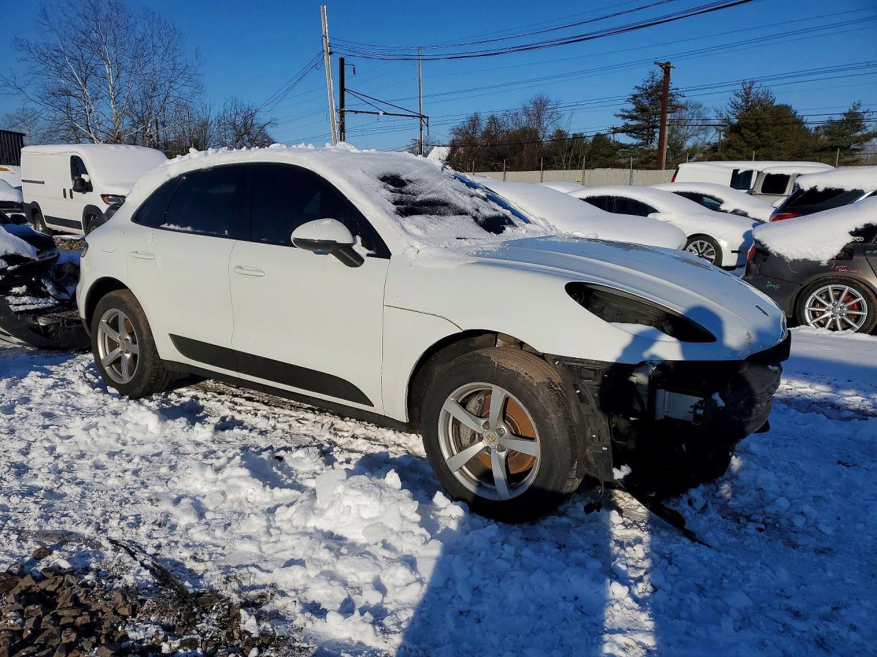 2020 PORSCHE Macan