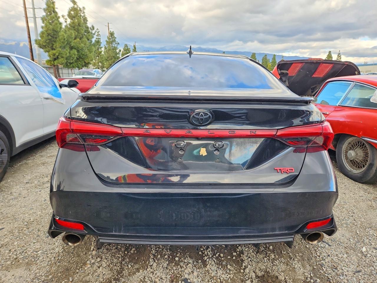 2020 TOYOTA Avalon