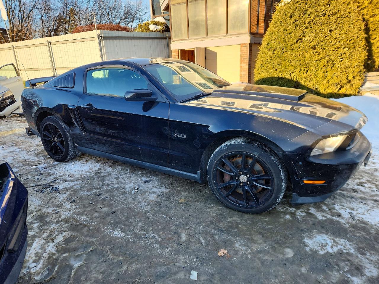 2011 FORD MUSTANG