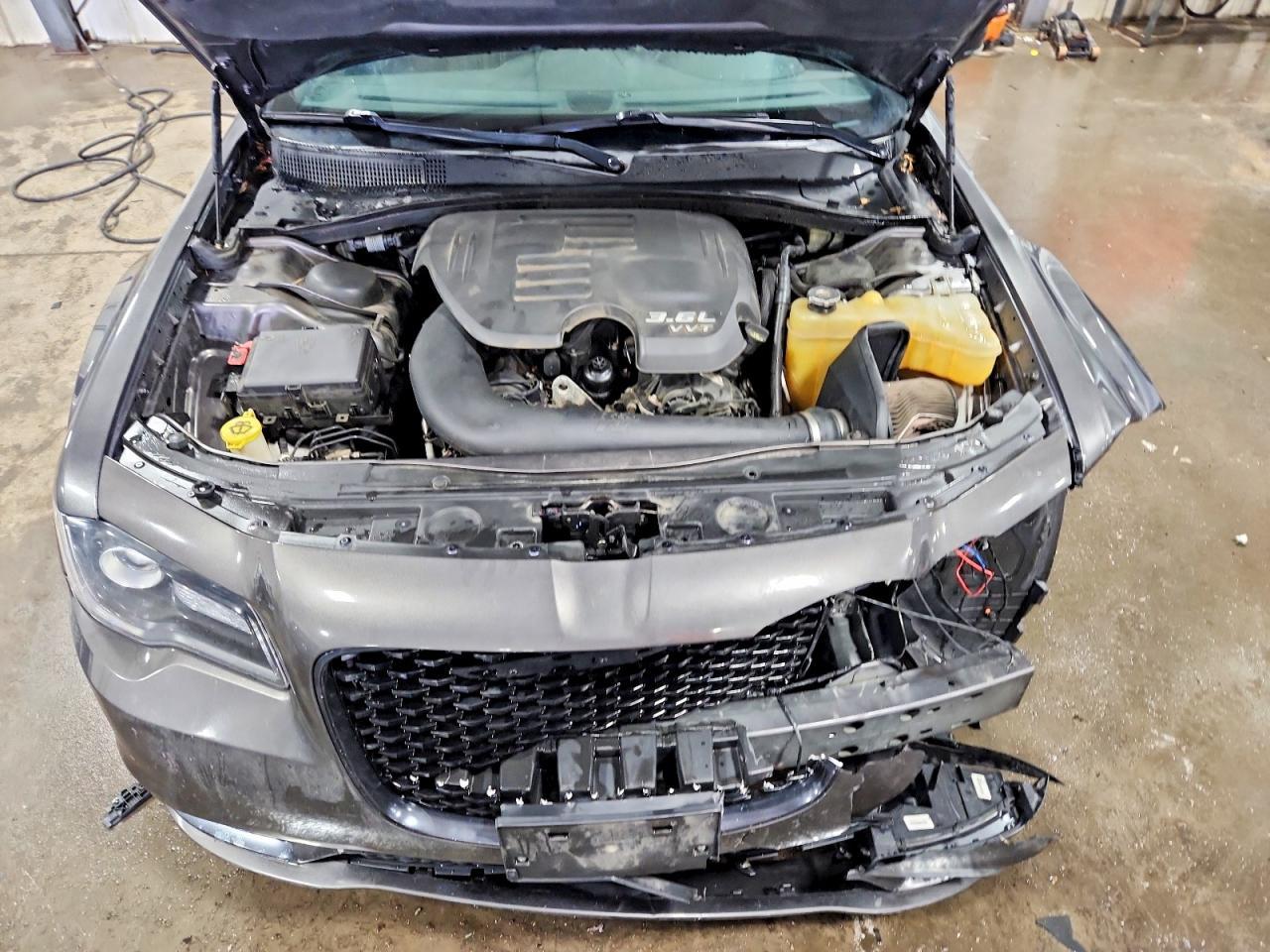 2016 CHRYSLER 300
