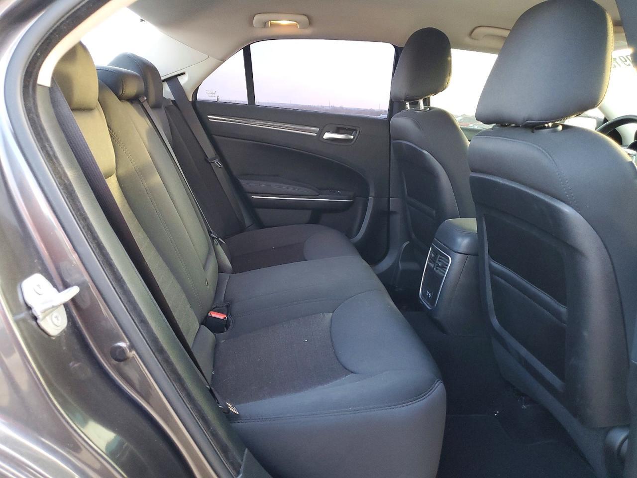 2019 CHRYSLER 300