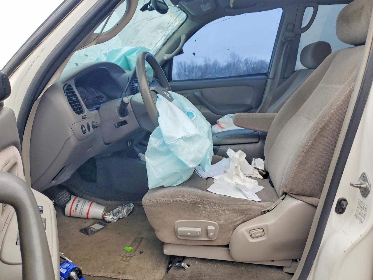 2003 TOYOTA Sequoia