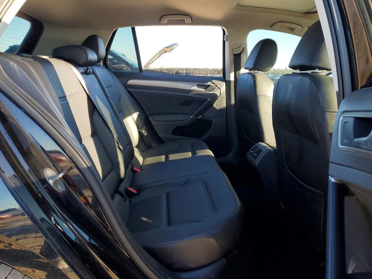 2017 VOLKSWAGEN GOLF
