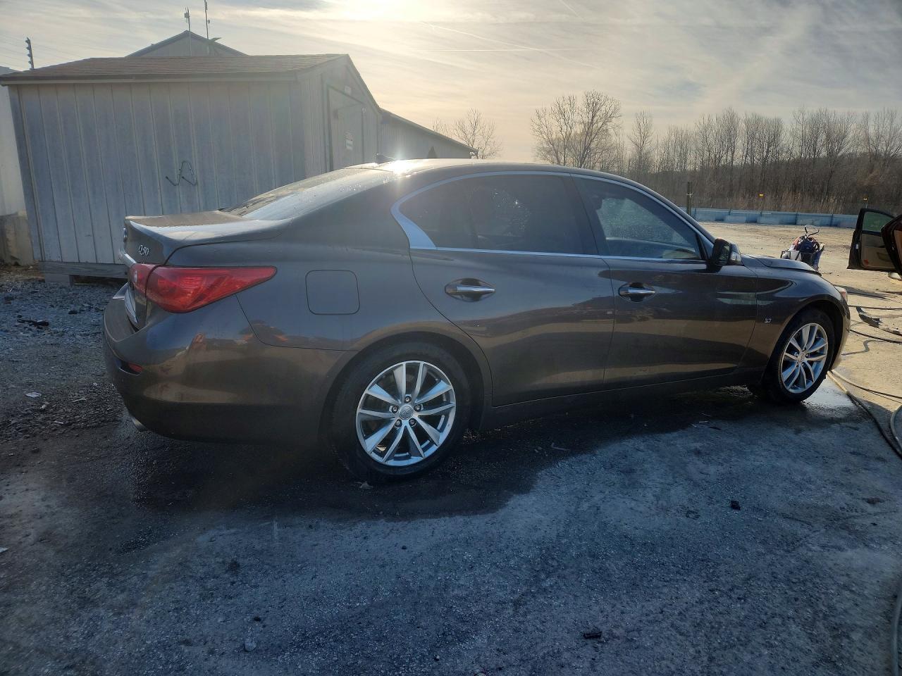 2015 INFINITI Q50