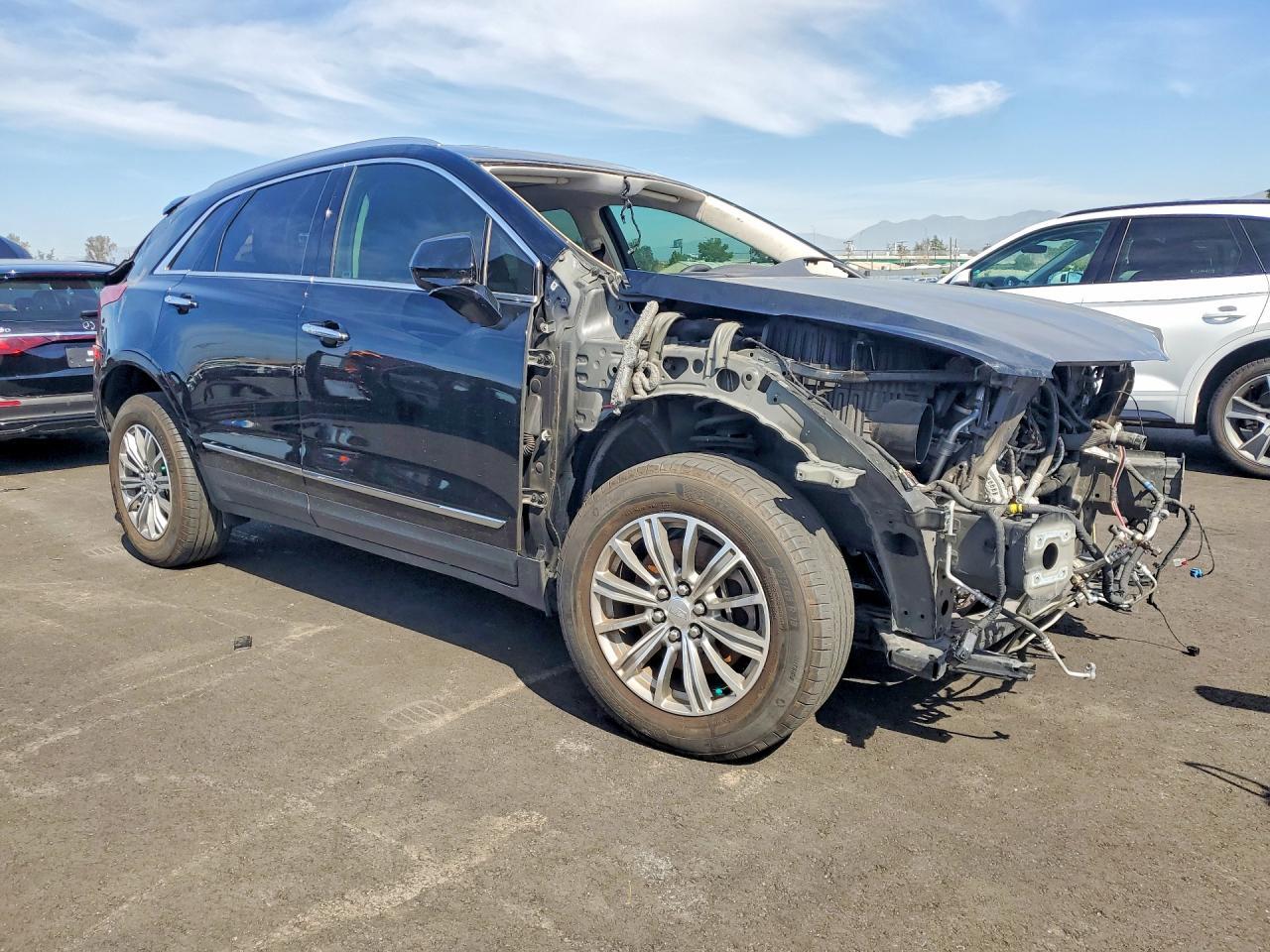 2017 CADILLAC XT5