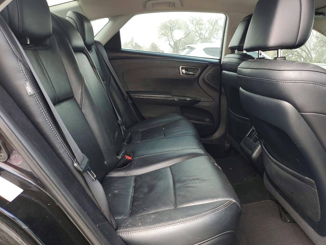 2013 TOYOTA Avalon