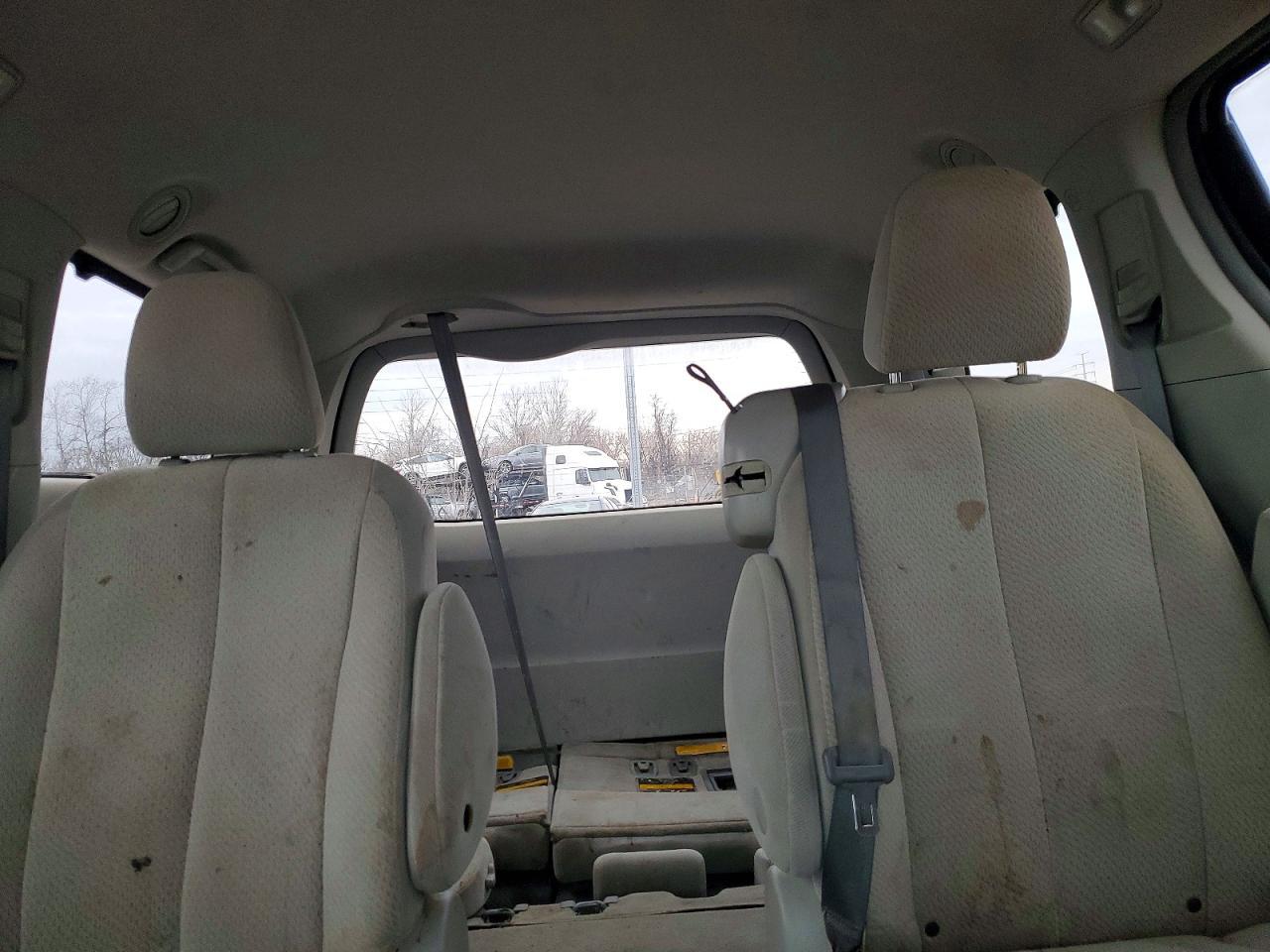 2012 TOYOTA SIENNA
