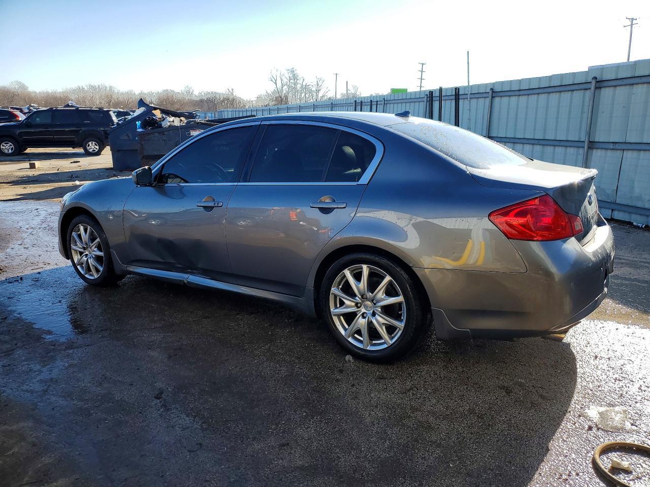 2011 INFINITI G37