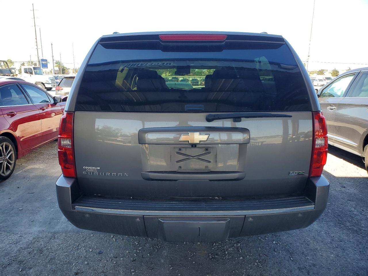 2011 CHEVROLET Suburban
