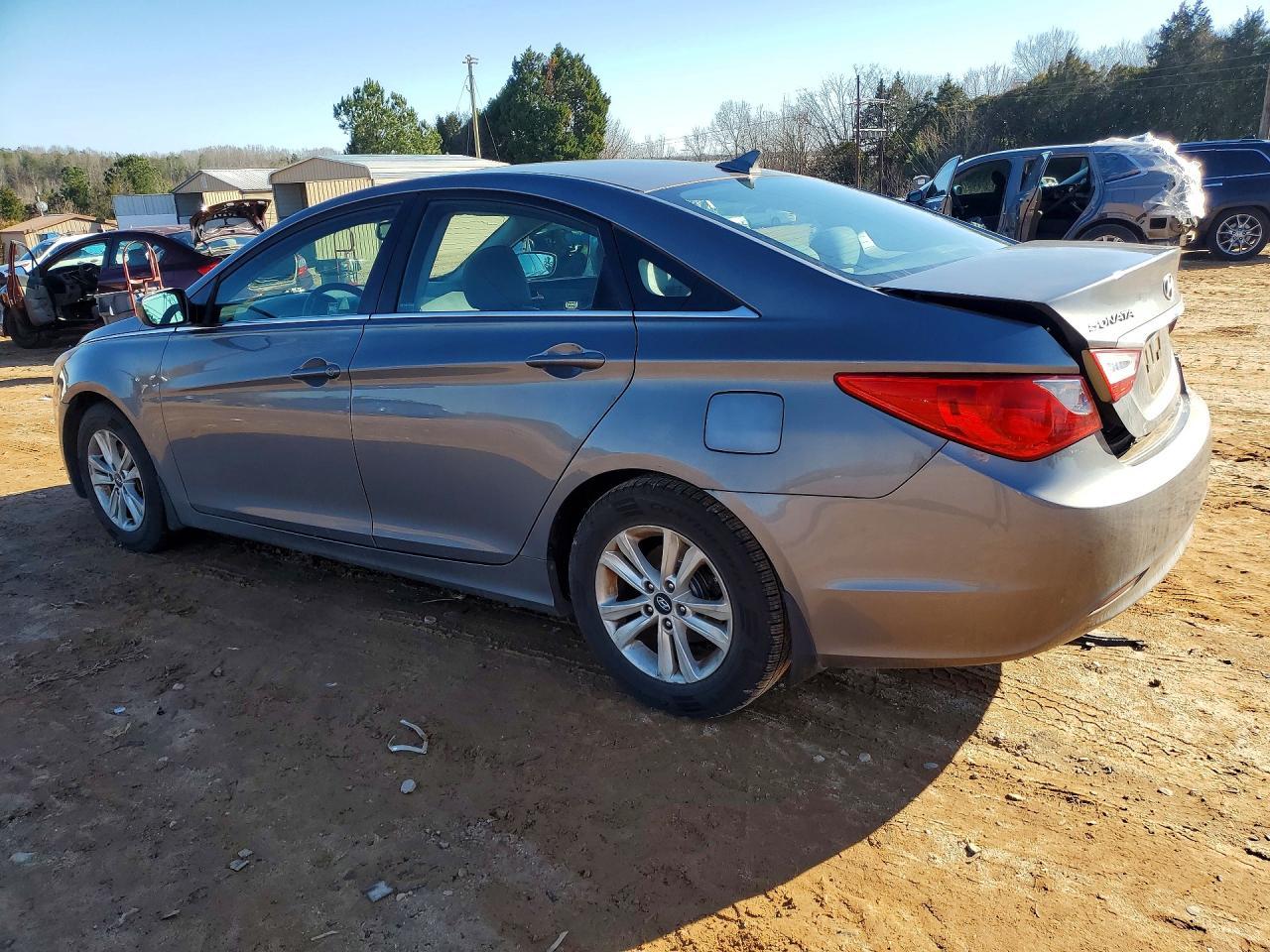 2011 HYUNDAI SONATA