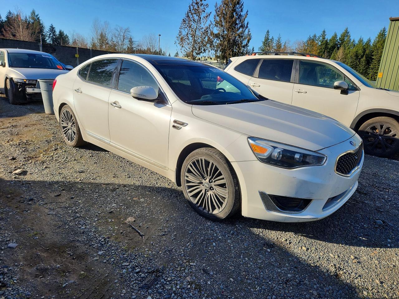 2016 KIA Cadenza