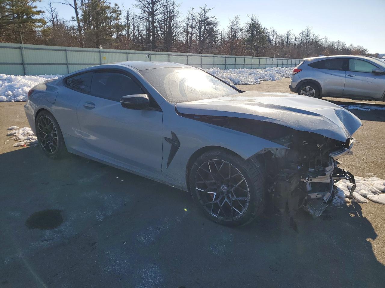2023 BMW M8