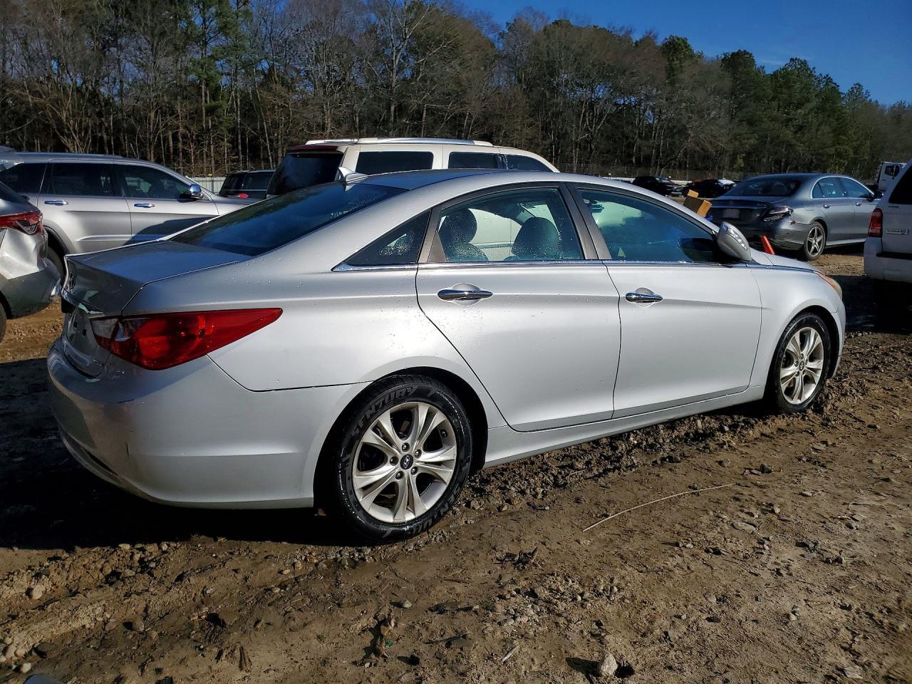2011 HYUNDAI SONATA