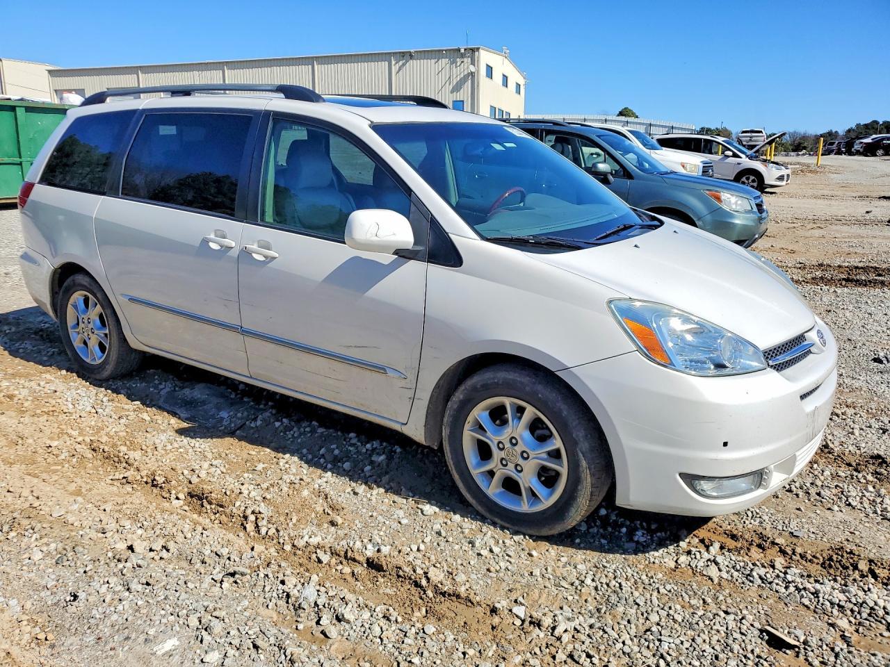 2004 TOYOTA SIENNA