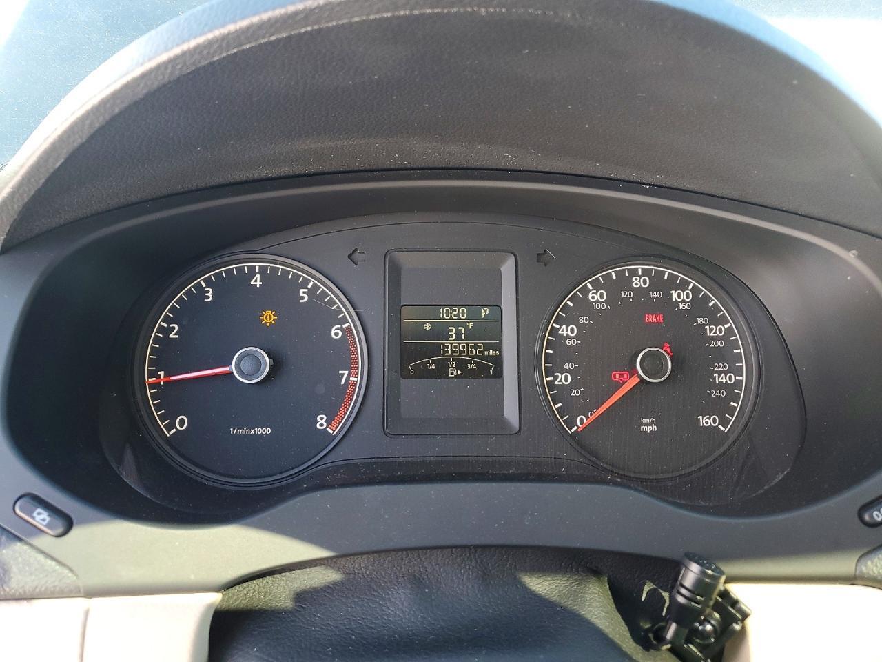 2011 VOLKSWAGEN JETTA
