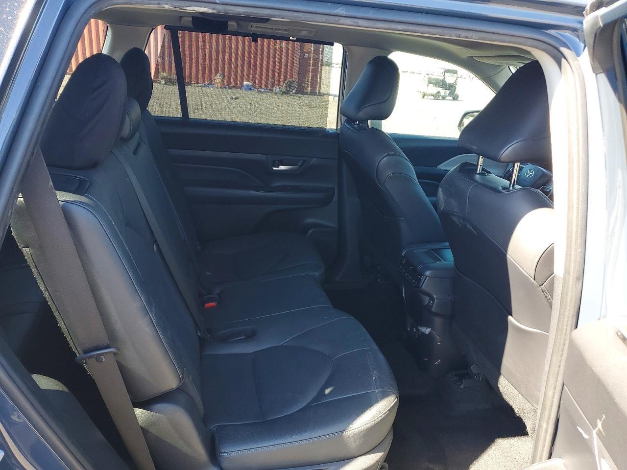 2024 TOYOTA HIGHLANDER