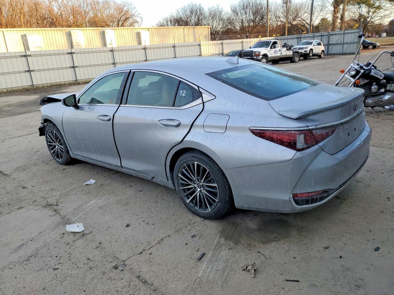 2025 LEXUS ES 300H