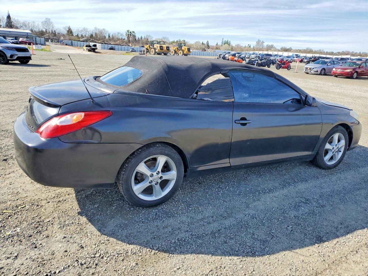2004 TOYOTA CAMRY