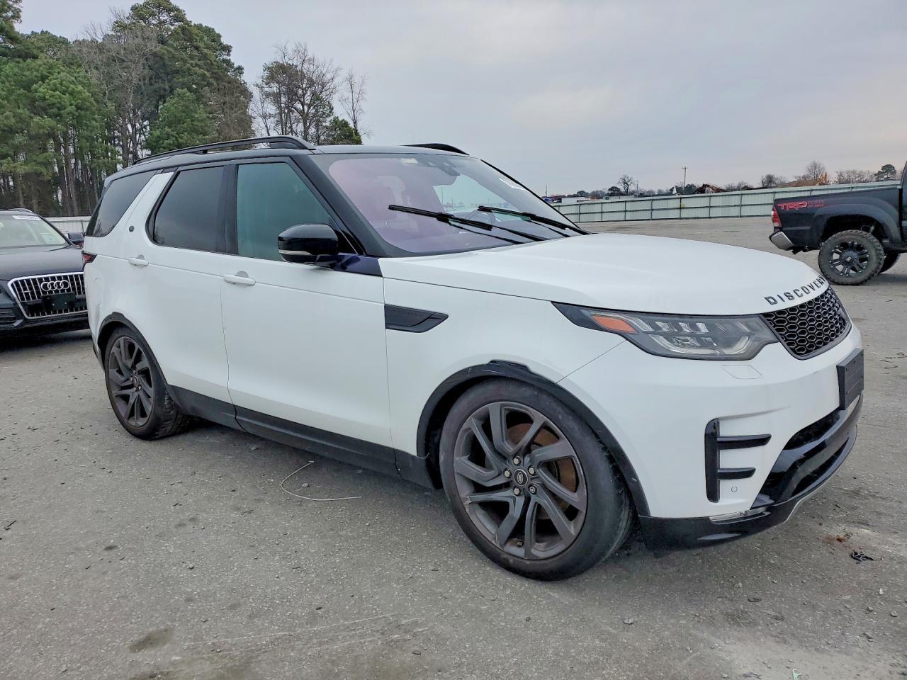 2017 LAND ROVER Discovery