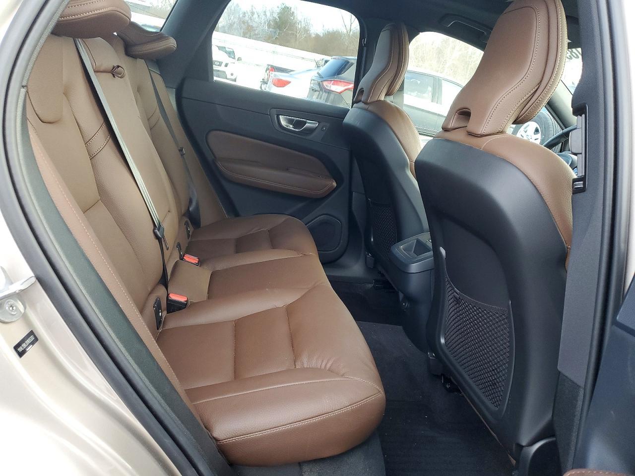 2024 VOLVO XC60