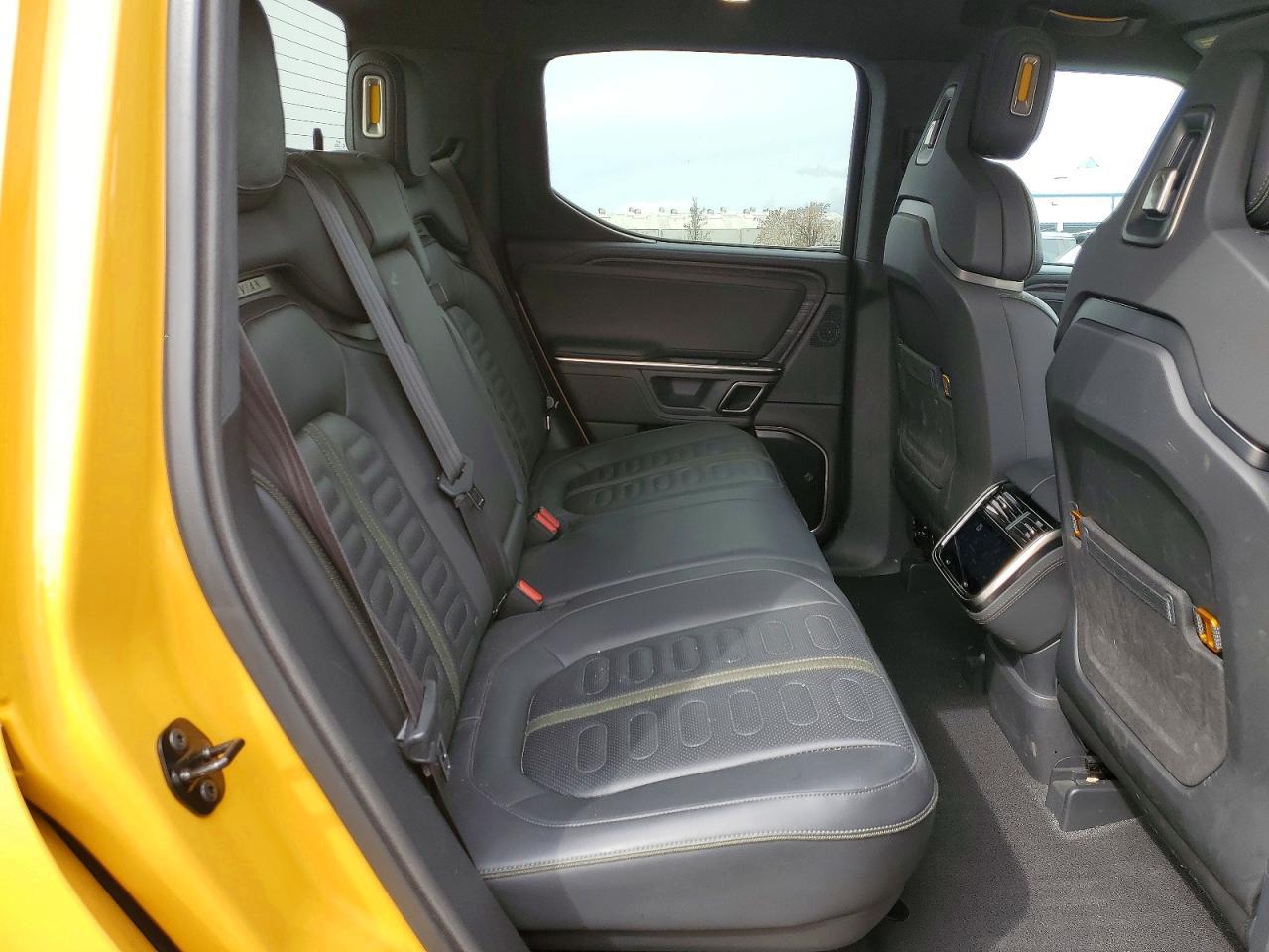 2023 RIVIAN R1t