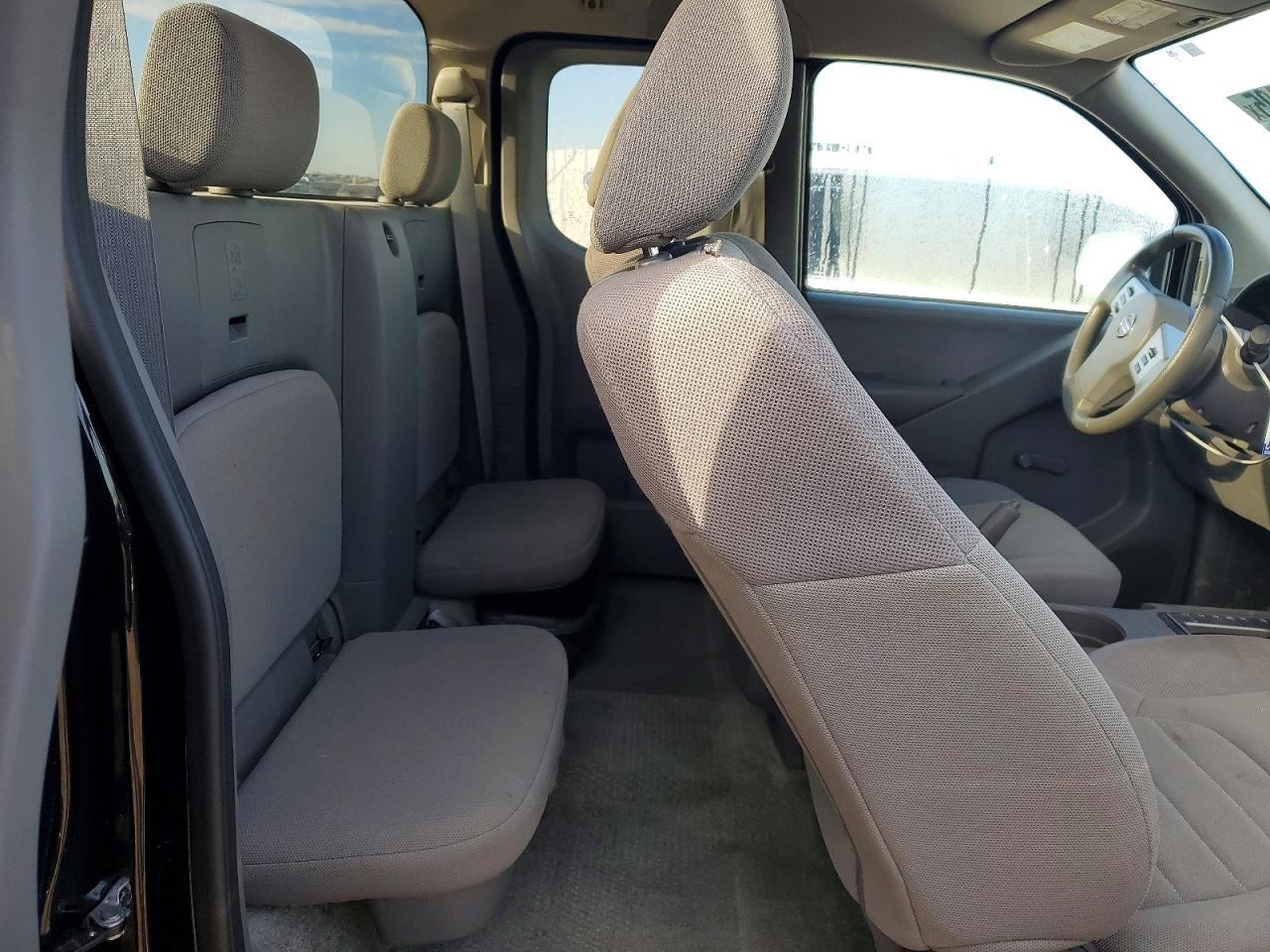 2017 NISSAN Frontier
