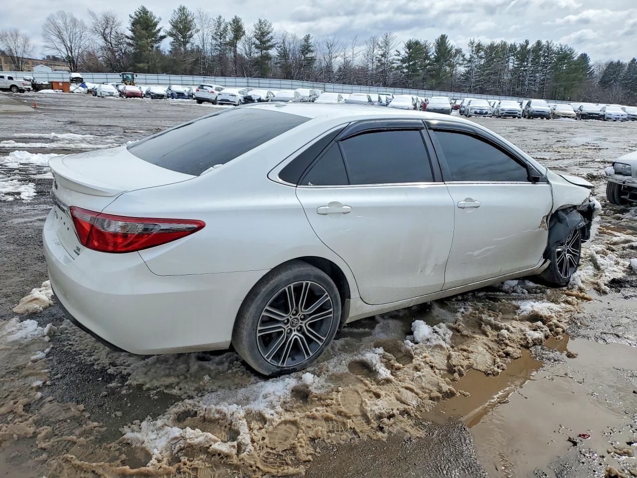 2016 TOYOTA CAMRY