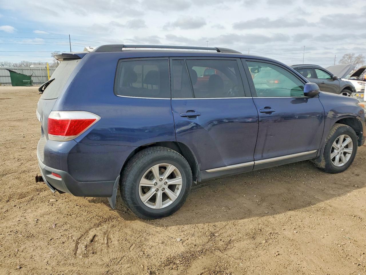2011 TOYOTA HIGHLANDER