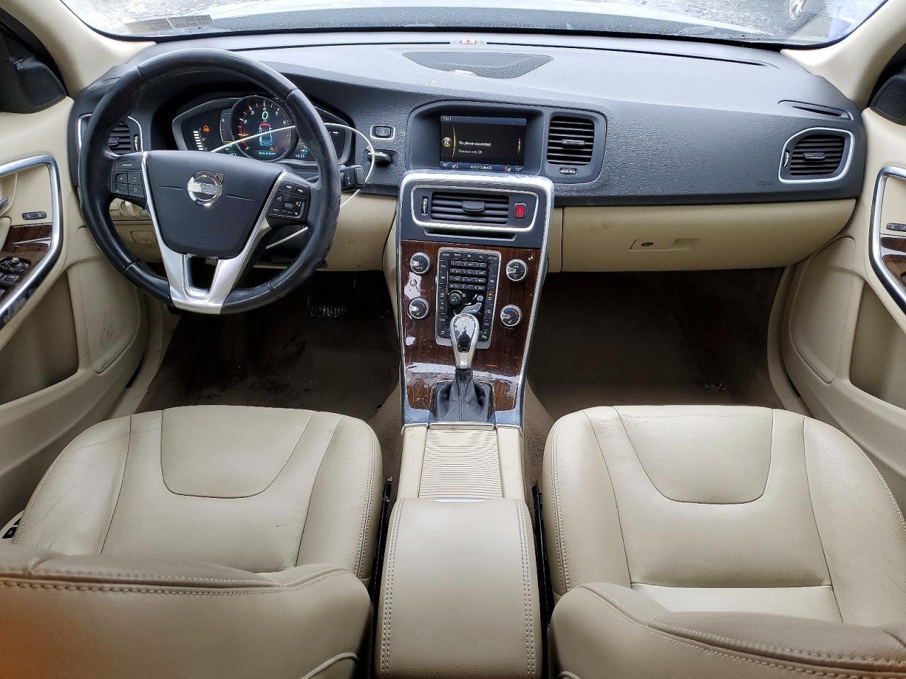 2015 VOLVO S60