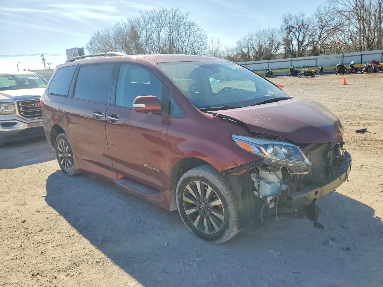 2019 TOYOTA SIENNA