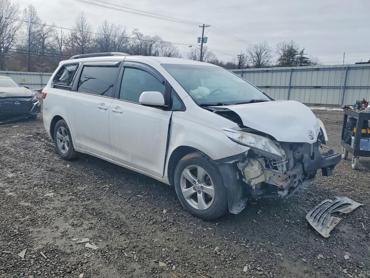 2015 TOYOTA SIENNA