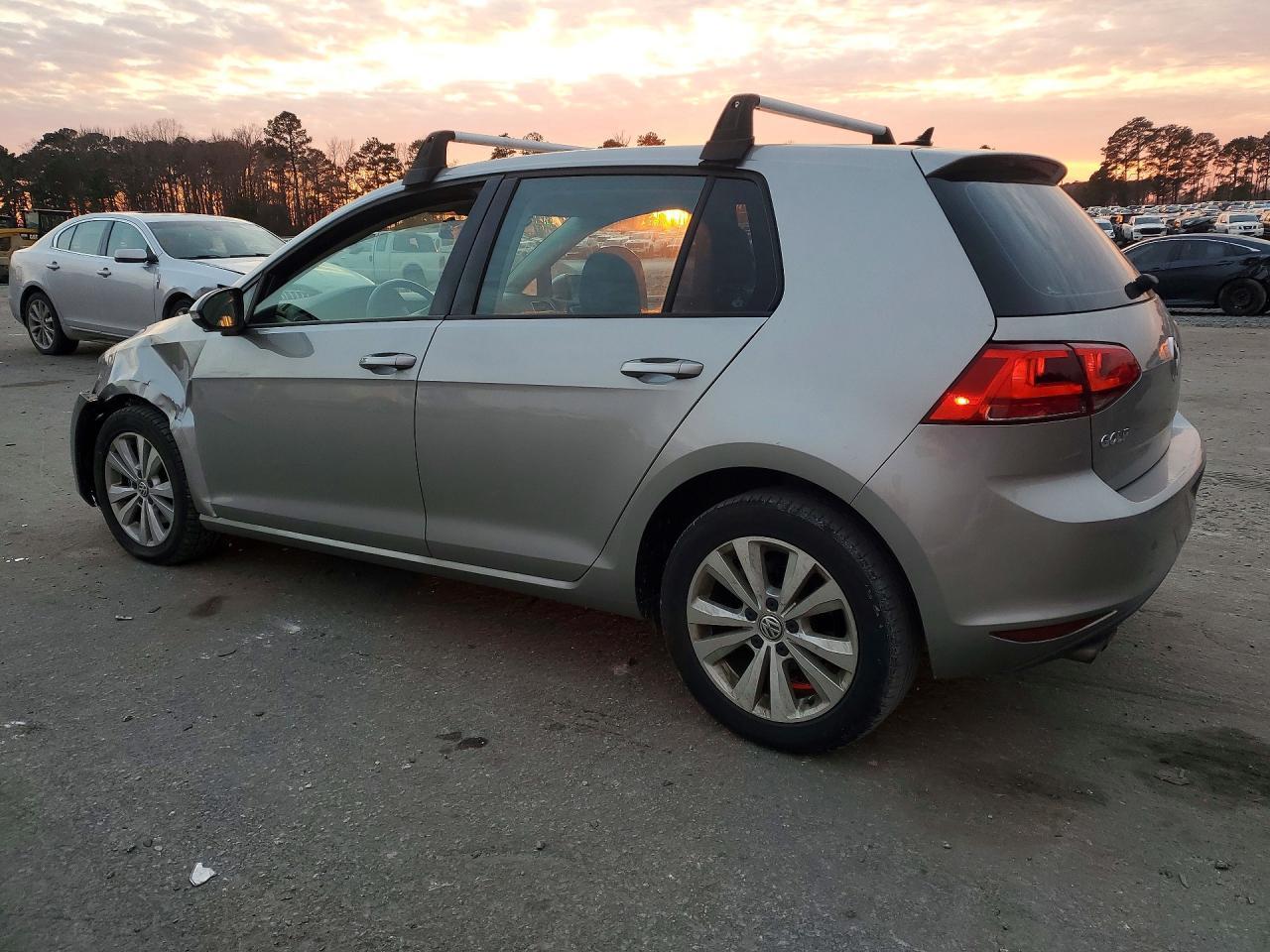 2015 VOLKSWAGEN GOLF