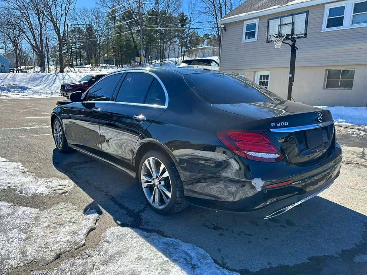 2017 MERCEDES-BENZ E-Class