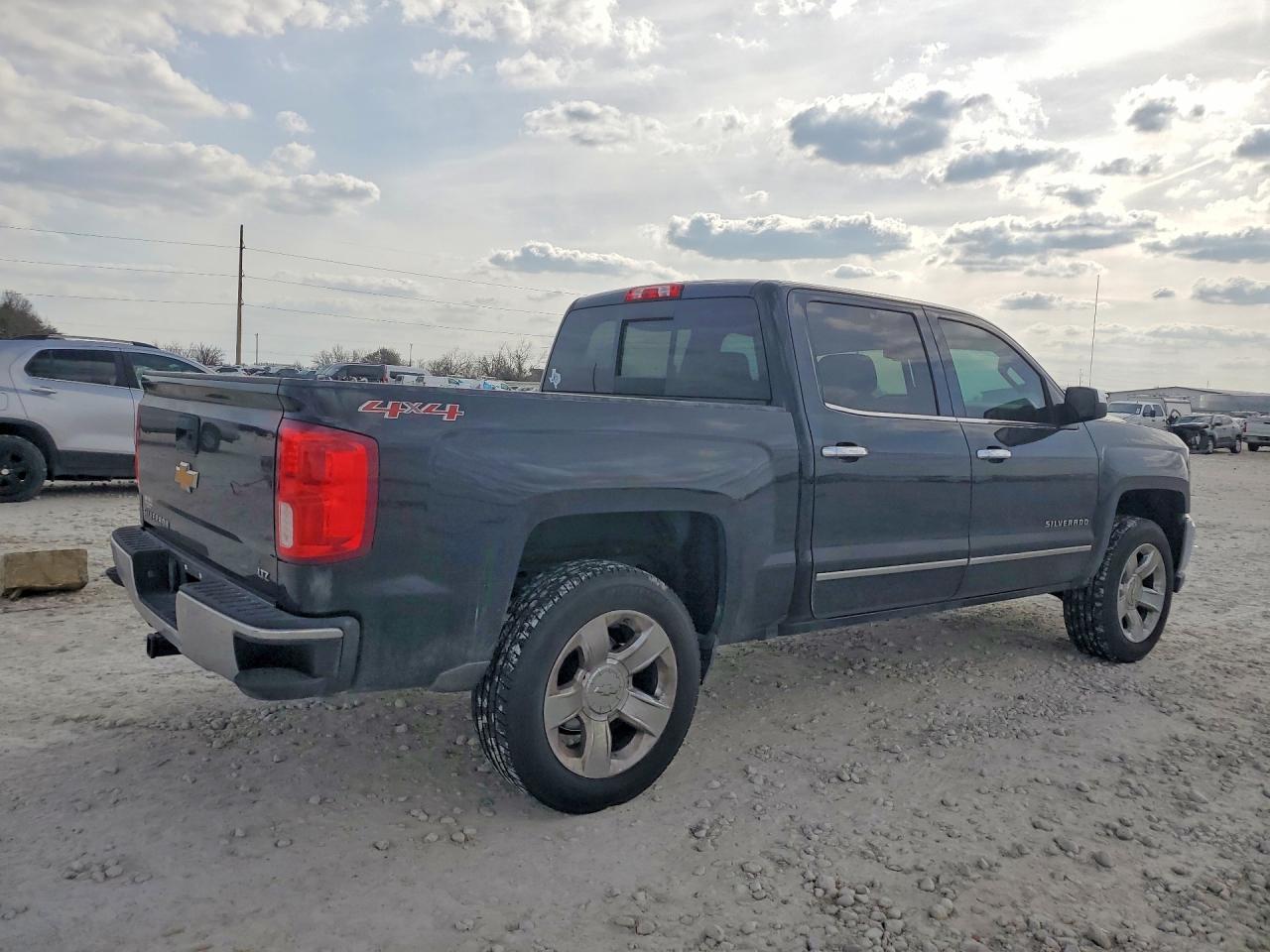 2017 CHEVROLET Silverado