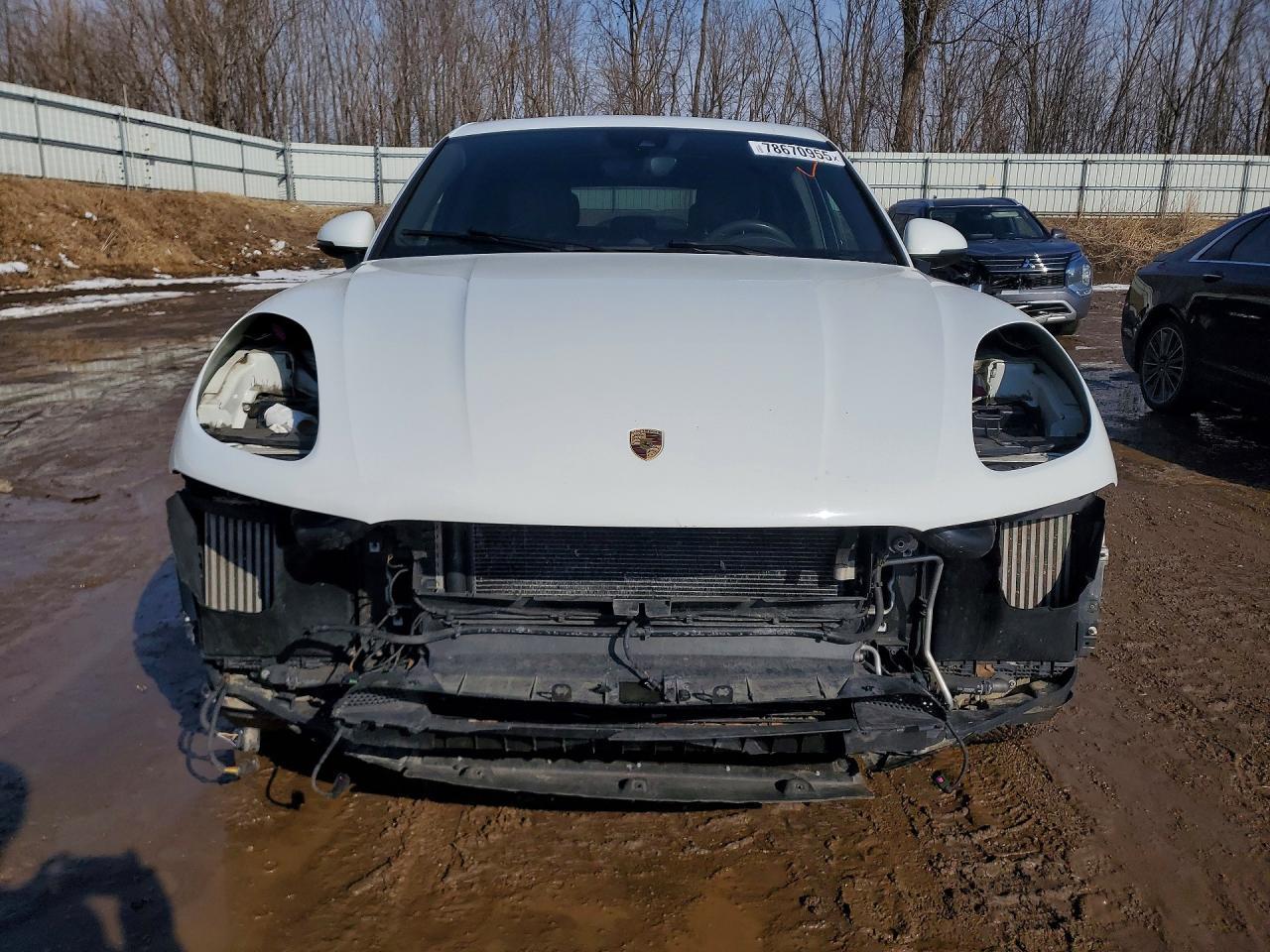 2017 PORSCHE Macan