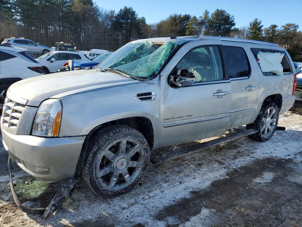 2011 CADILLAC Escalade ESV