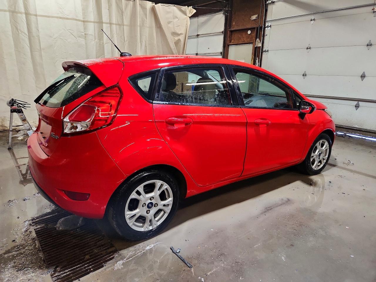 2015 FORD Fiesta