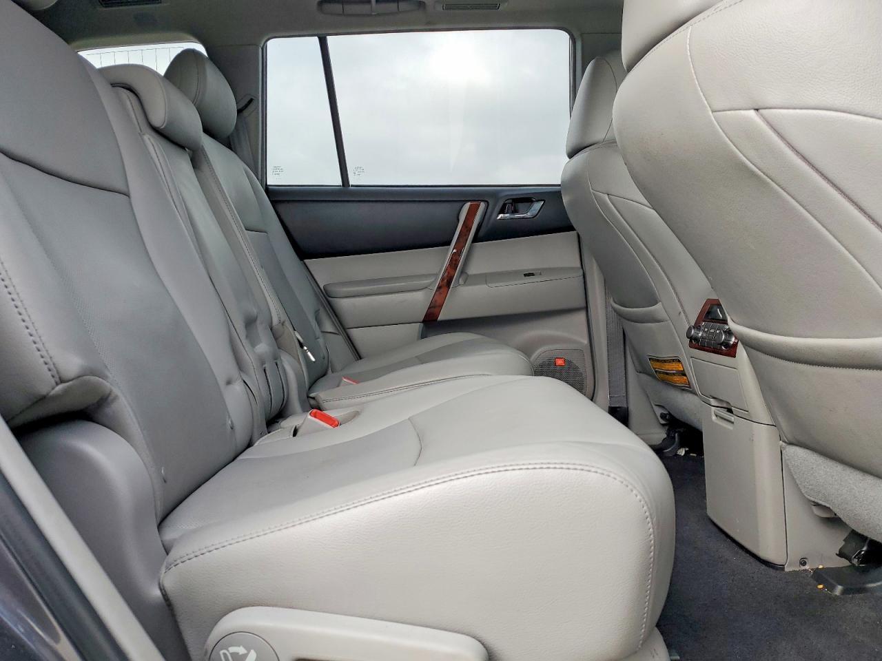 2012 TOYOTA HIGHLANDER
