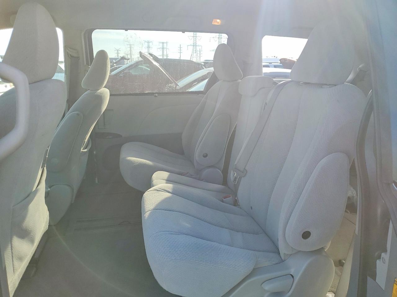 2013 TOYOTA SIENNA