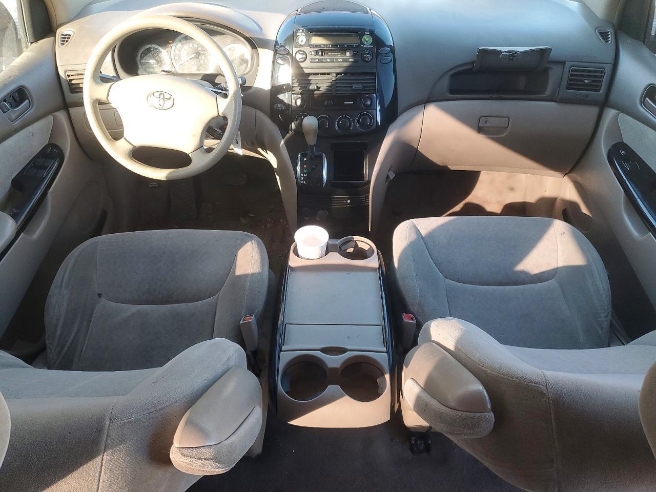 2004 TOYOTA SIENNA