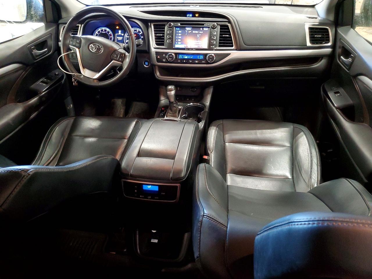 2016 TOYOTA HIGHLANDER