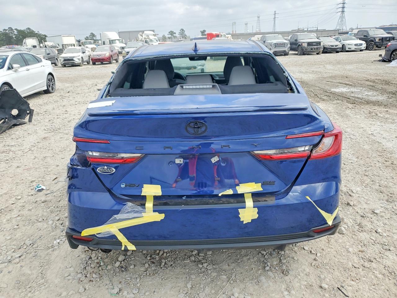 2026 TOYOTA CAMRY