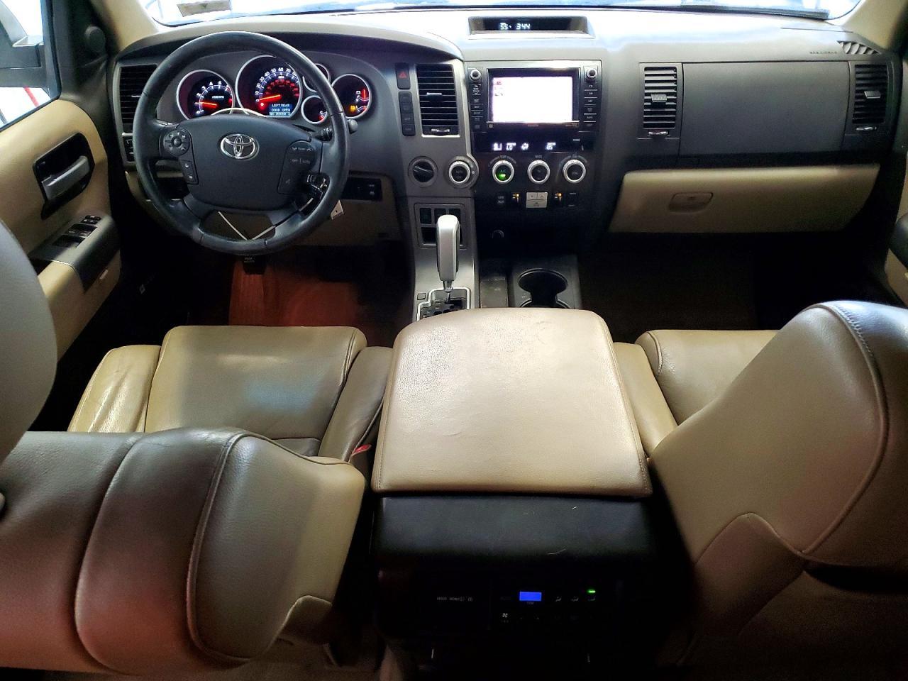 2011 TOYOTA Sequoia